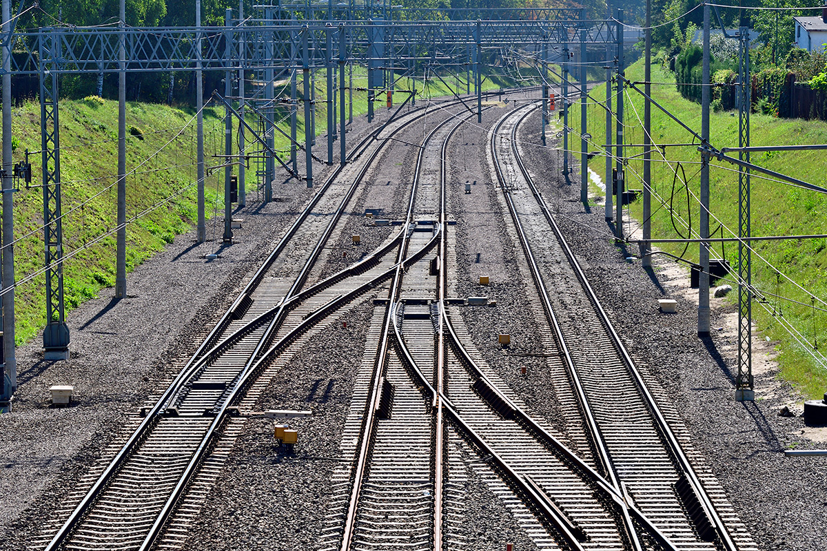 <p>Kompleksowa modernizacja linii kolejowej Okęcie - Czachówek Południowy</p>
